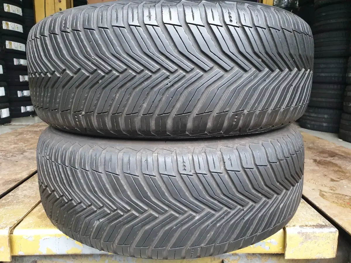 중고타이어 미쉐린타이어 크로스클라이밋2 215/55R17 98W 2본세트